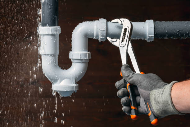Professional Gas Line Repair technician working in Alplaus, NY